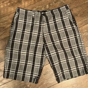 Ocean Current Men’s Shorts/ Black & White plaid/ Size 32